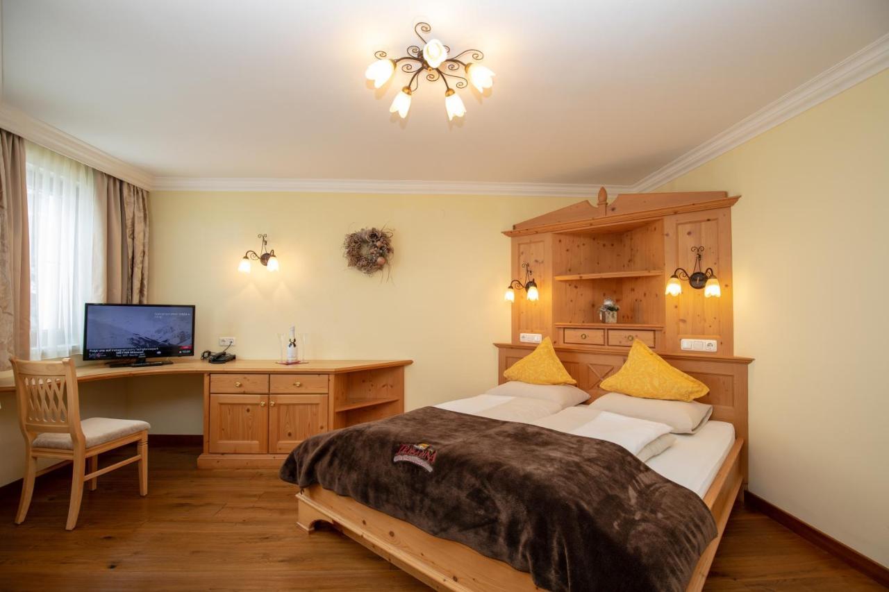 Alpenresidenz Trisanna Bed & Breakfast Ischgl Exterior photo