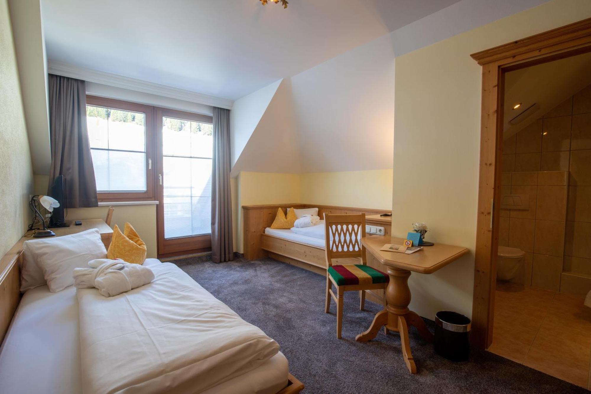 Alpenresidenz Trisanna Bed & Breakfast Ischgl Exterior photo