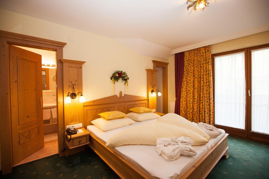 Alpenresidenz Trisanna Bed & Breakfast Ischgl Exterior photo